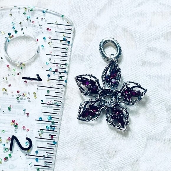 ⚡ NWOT 2 x Stranger Things Demogorgon Charms ✨ - Picture 14 of 14
